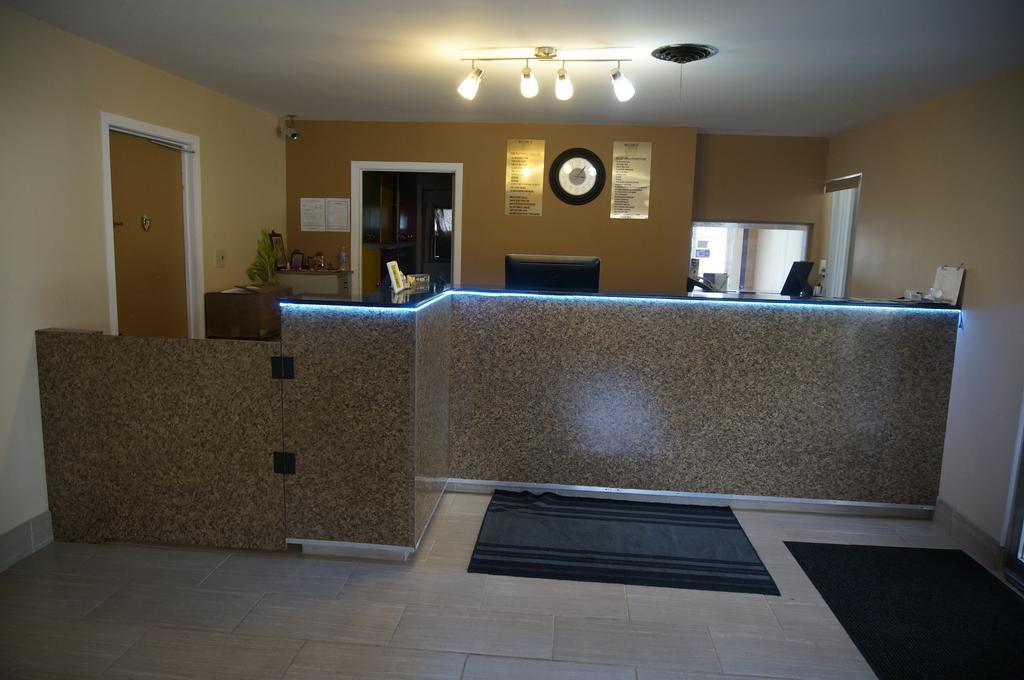 Budget Inn Malvern Bagian luar foto
