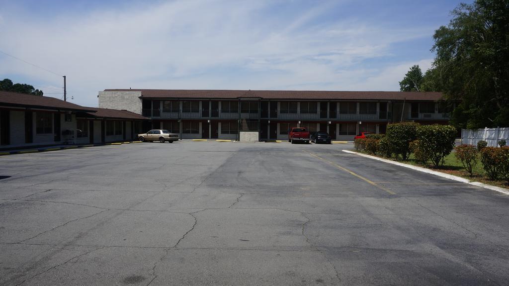 Budget Inn Malvern Bagian luar foto